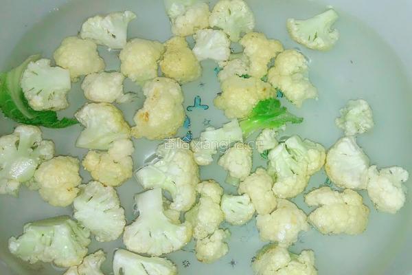 番茄炒花菜的做法图解2