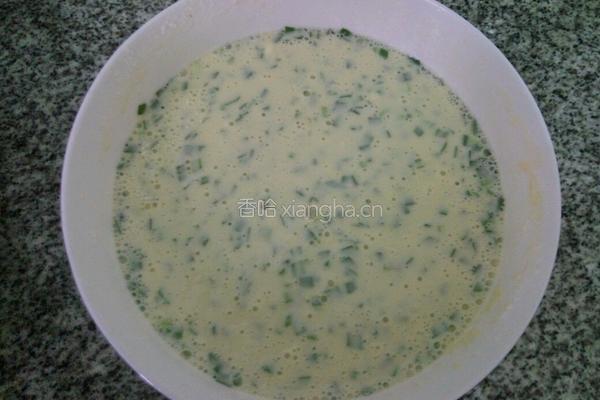 韭菜鸡蛋饼的做法图解4