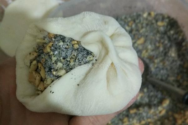 花生芝麻糖包子的做法图解10