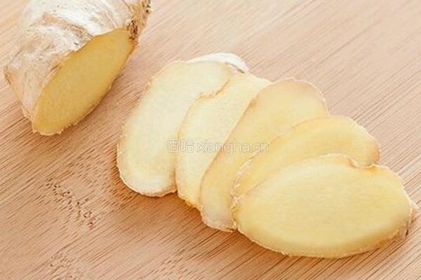 小鸡炖蘑菇的做法图解2