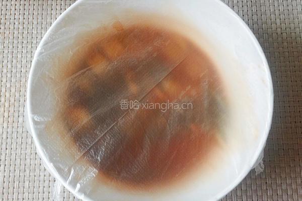 蒜蓉粉丝蒸鱼的做法图解5