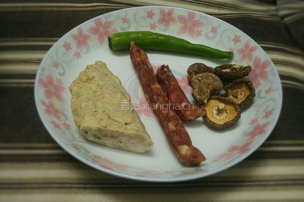 果肉腊味焖饭的做法图解2