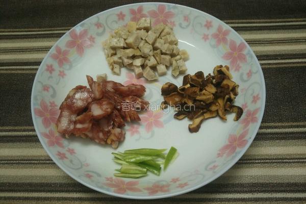 果肉腊味焖饭的做法图解3