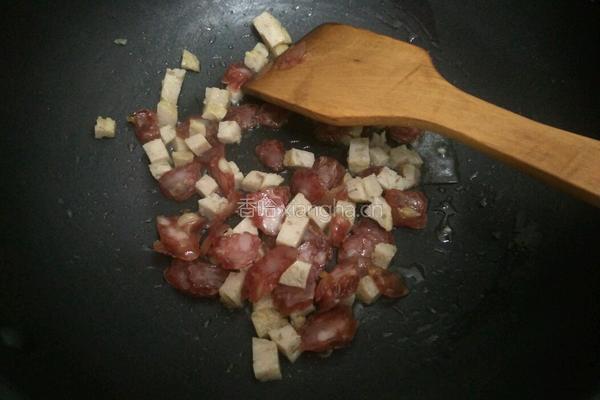 果肉腊味焖饭的做法图解4