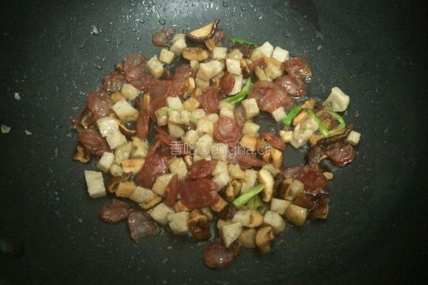 果肉腊味焖饭的做法图解5