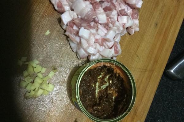 肉酱炒肉的做法图解1