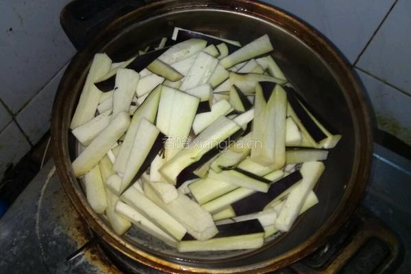 蒜茄子 简单咸菜 家常小菜 蒸的健康的做法图解3