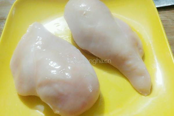 蚝油鸡胸肉的做法图解1