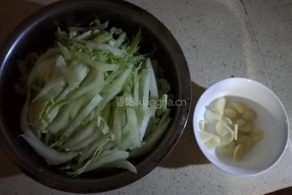醋溜白菜的做法图解2
