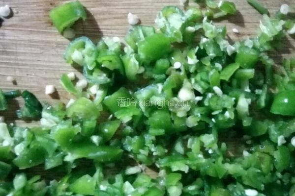韭菜线椒炒鸡蛋的做法图解3
