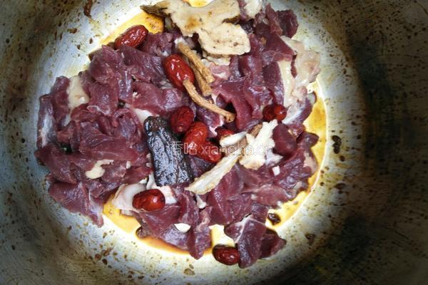 牛肉汤的做法图解2