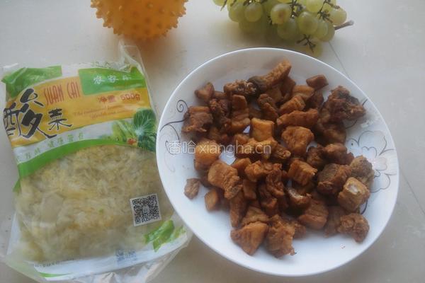 酸菜油滋烙饺子的做法图解1