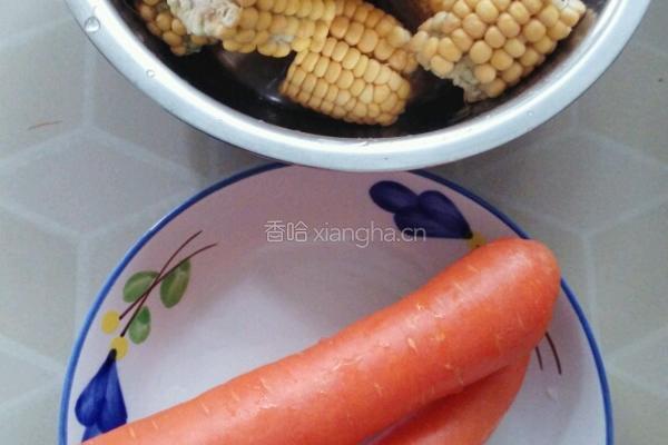 当归玉米骨头汤的做法图解1