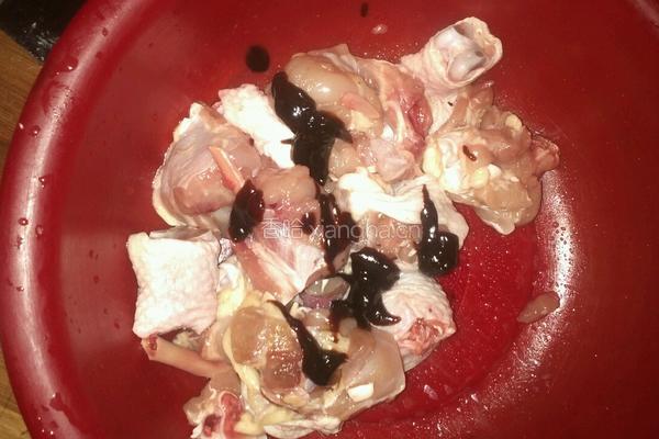 红烧海鲜菇鸡腿肉的做法图解3