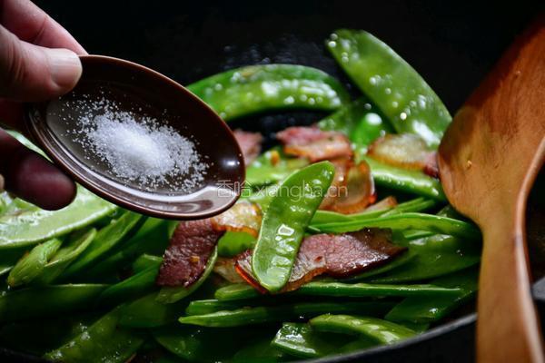 荷兰豆炒腊肉的做法图解6