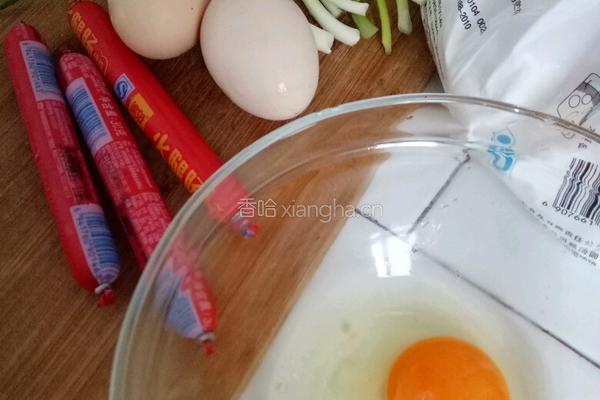 火腿鸡蛋饼的做法图解1