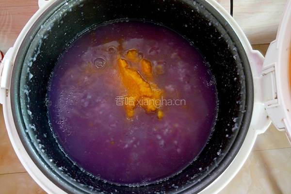 南瓜紫薯粥的做法图解7