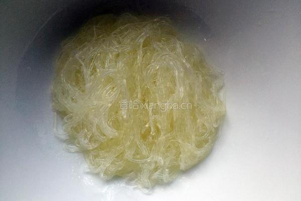 白菜拌粉丝的做法图解2