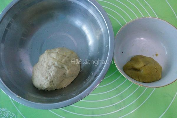 猪肉香葱烧饼的做法图解1