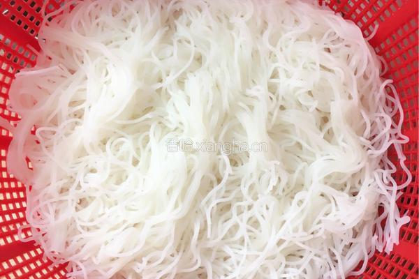 干鱿香芹面的做法图解1