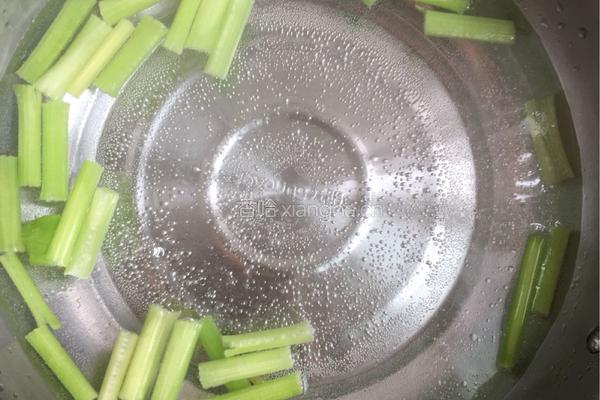 干鱿香芹面的做法图解4
