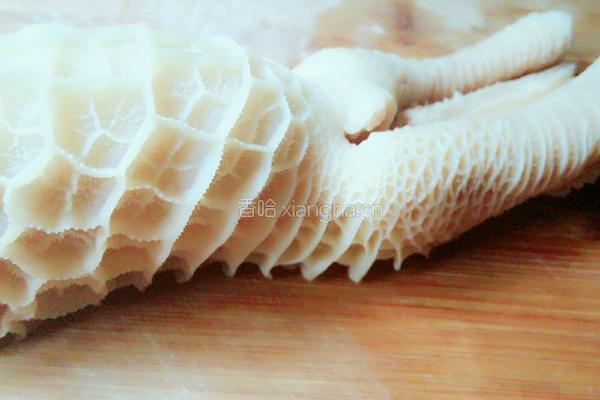 黄豆芽炒牛肚的做法图解1