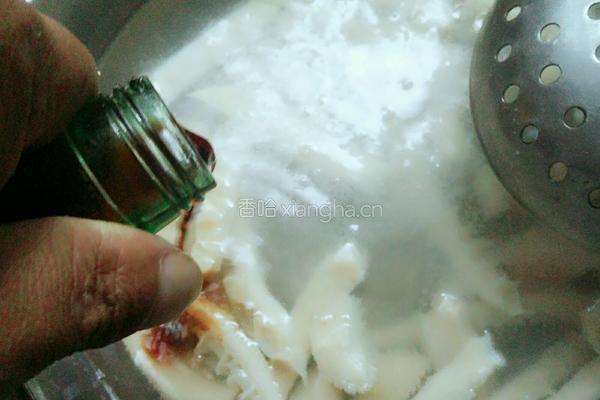 黄豆芽炒牛肚的做法图解3