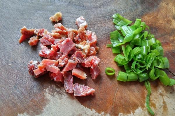 腊肉蒸豆腐花的做法图解2