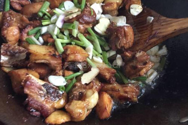 红烧土鸡茄子皮带面的做法图解10