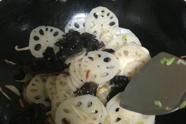 莲藕炒木耳的做法图解6