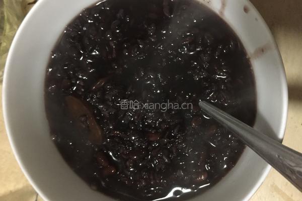 黑豆黑米粥的做法图解5