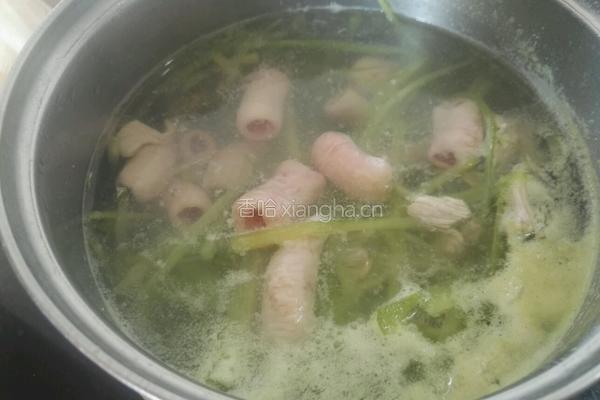 莴笋丝小肠瘦肉汤的做法图解6