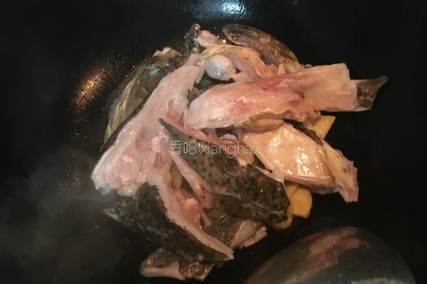 石斑鱼头豆腐汤的做法图解3