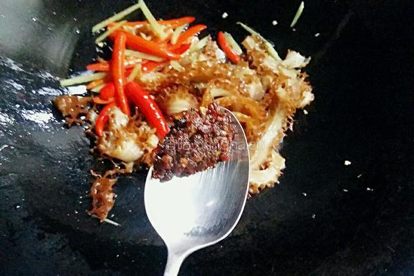 香蒜榨菜炒金钱肚(开胃版)的做法图解10