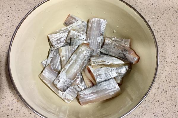 香煎带鱼的做法图解2