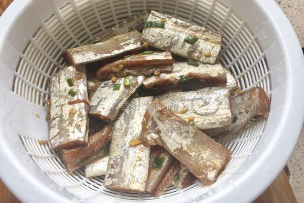 香煎带鱼的做法图解4