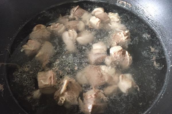 羊肉炖胡萝卜的做法图解2