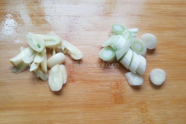 胡萝卜炒腊肉的做法图解7