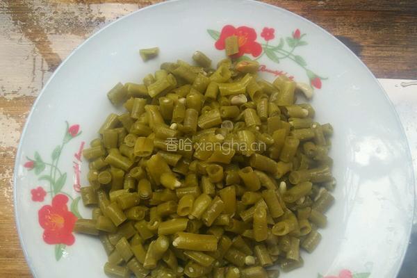 酸豆角炒鸡杂的做法图解3