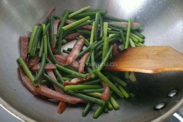 红肠蒜苔土豆条的做法图解7