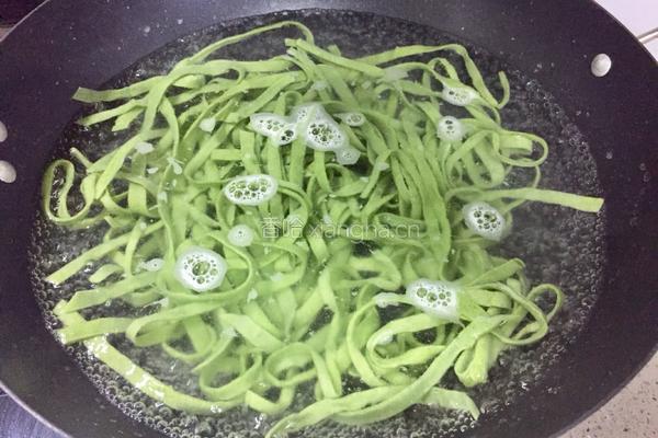 菠菜手擀面的做法图解10