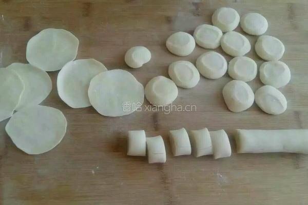 韭菜鸡蛋馅儿水饺的做法图解4