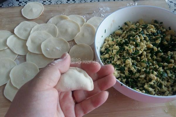 韭菜鸡蛋馅儿水饺的做法图解5