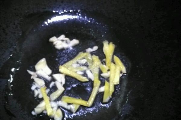 腊肠炒荷兰豆的做法图解4