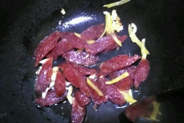 腊肠炒荷兰豆的做法图解5