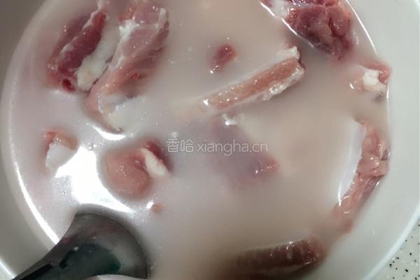 栗子排骨煲的做法图解3