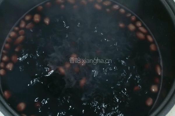 花生黑米粥的做法图解7