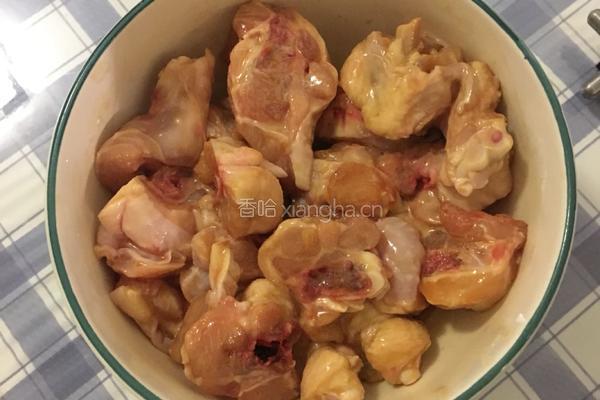辣子鸡块的做法图解2