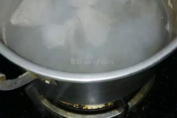 皮蛋瘦肉粥的做法图解2