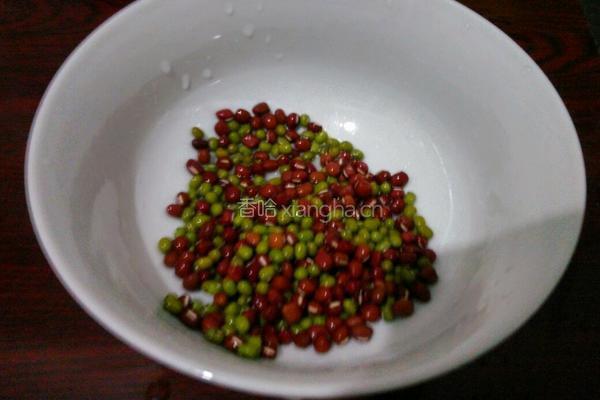 杂粮饭的做法图解1